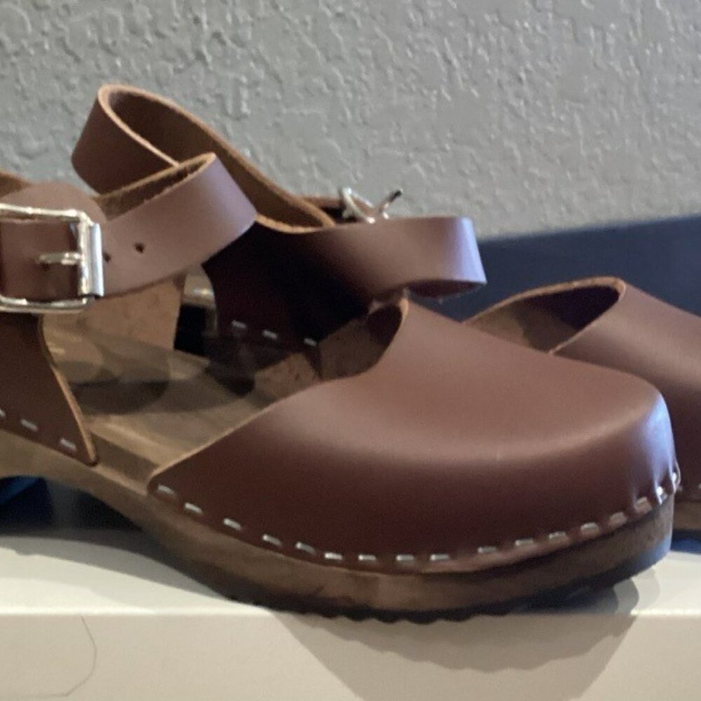 Lotta's Low Wood Cinnamon Clogs on Brown Base - NEW